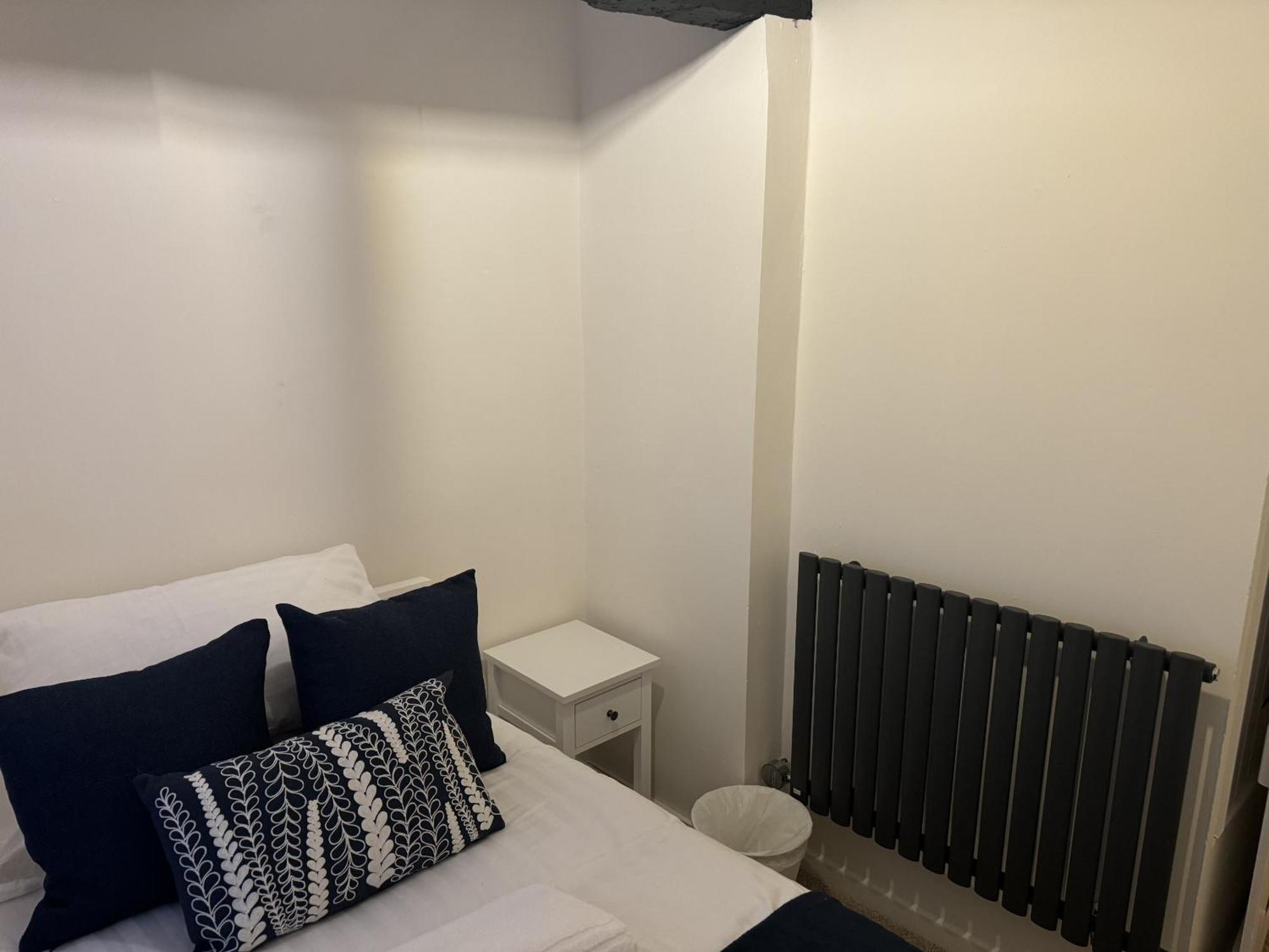 Little Priory Cottage เบอร์ฟอร์ด ภายนอก รูปภาพ