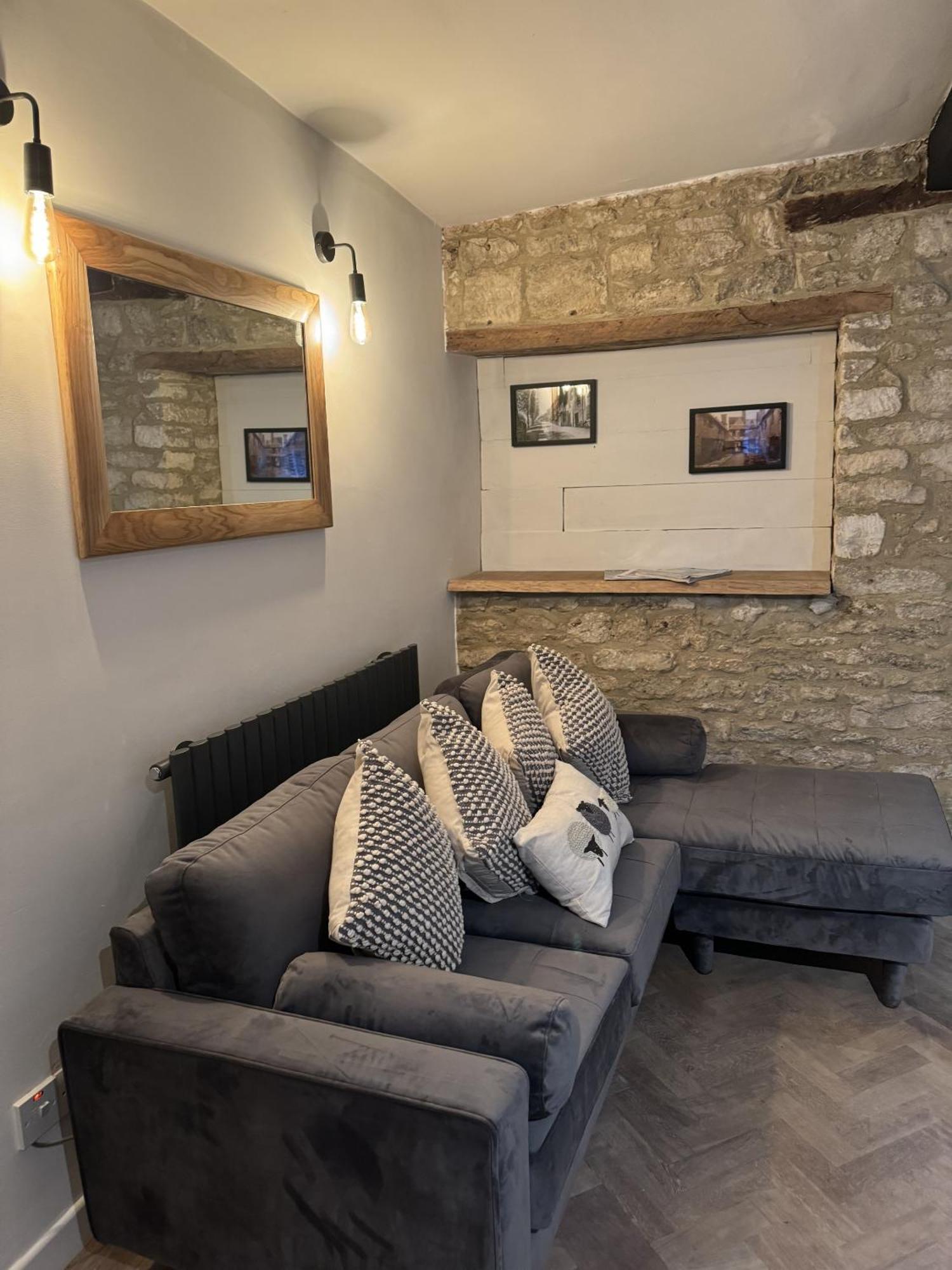 Little Priory Cottage เบอร์ฟอร์ด ภายนอก รูปภาพ