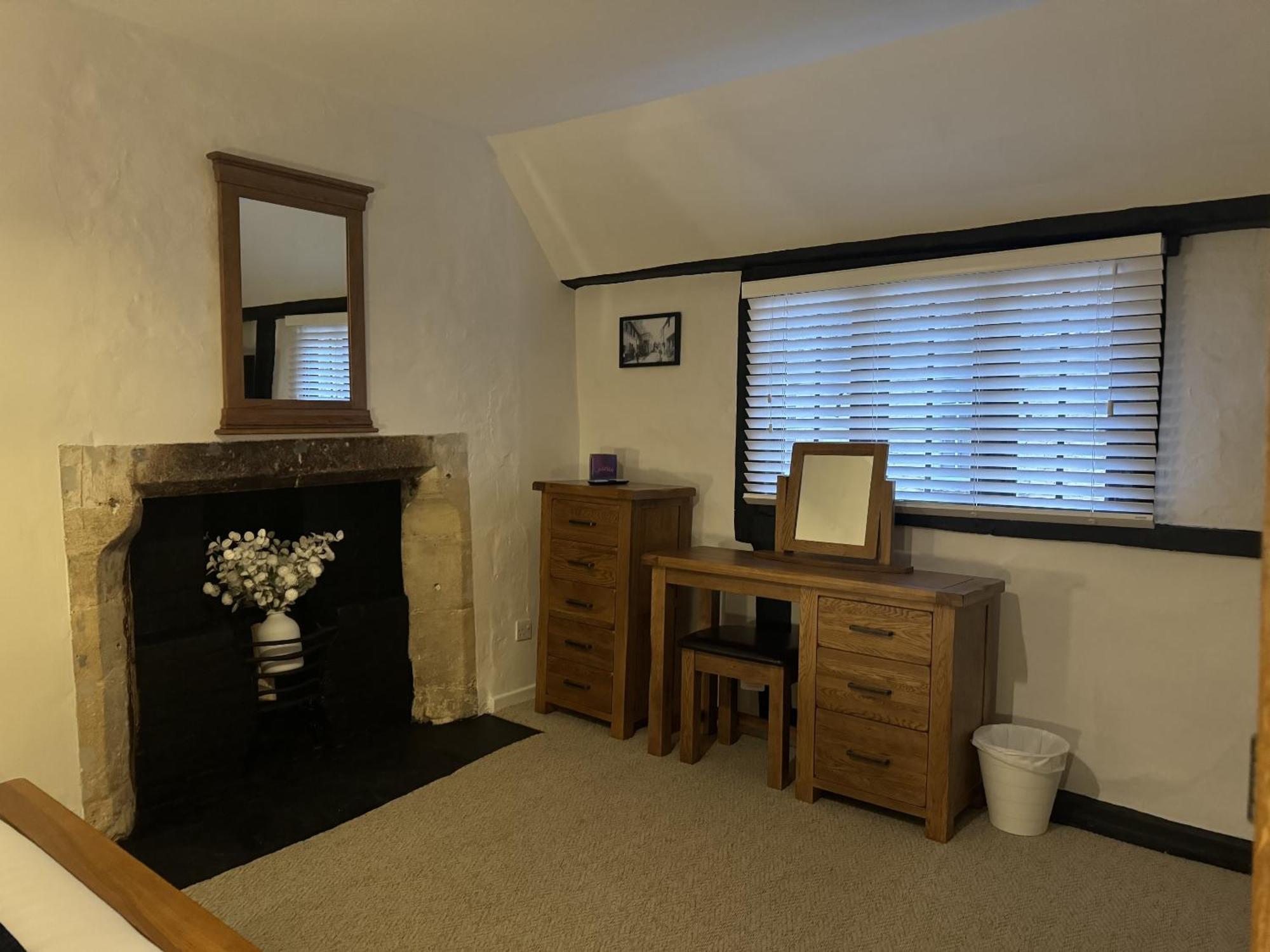 Little Priory Cottage เบอร์ฟอร์ด ภายนอก รูปภาพ